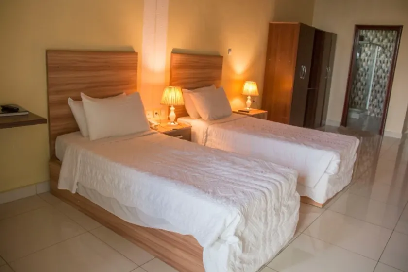 Twin and Intimate Room With Nice Balcony - View on the Lake - Image 1