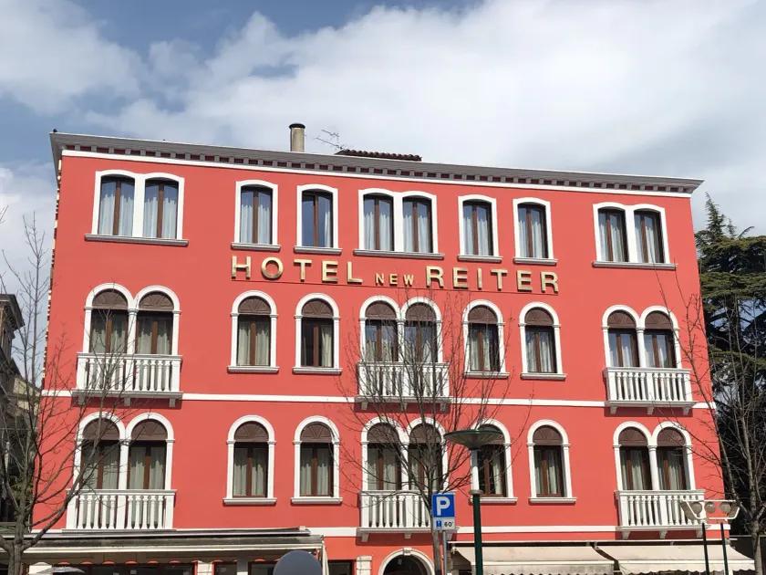 New Reiter Hotel - Image 1