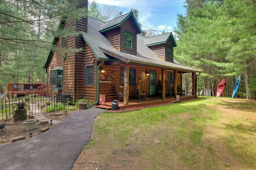 Short Walk to Lawrence Lake! Rustic Cabin w/ Deck - Image 1