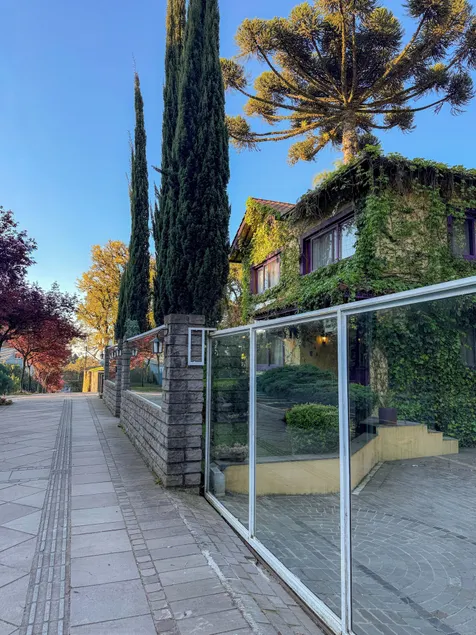 Petit Hotel Provence Gramado - Image 1