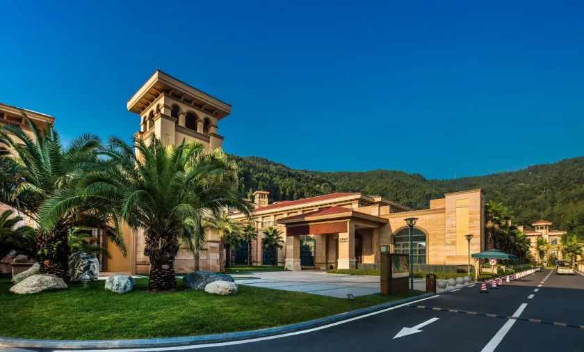 Felton Grand Hotel Bazhong - Image 1