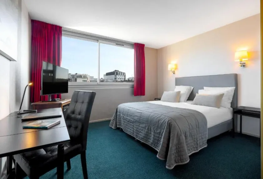 Cit'Hôtel Bristol Périgueux Centre - Image 1