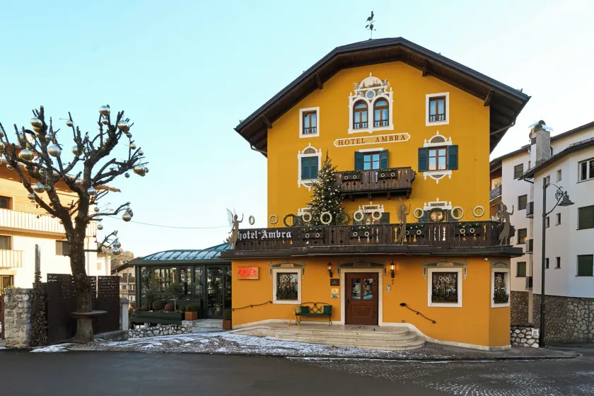 Ambra Cortina Luxury&Fashion Hotel - Image 1