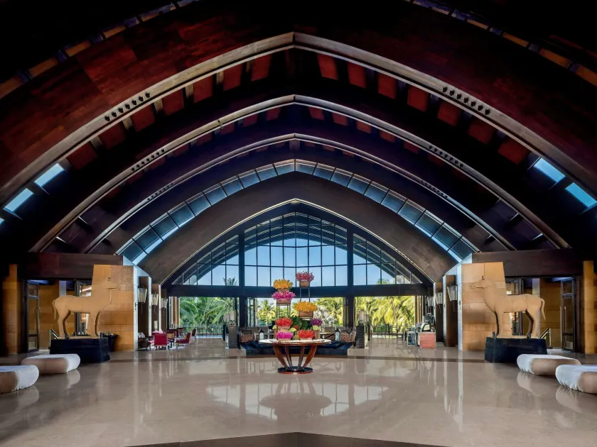 Pullman Oceanview Sanya Bay Resort & Spa - Image 1