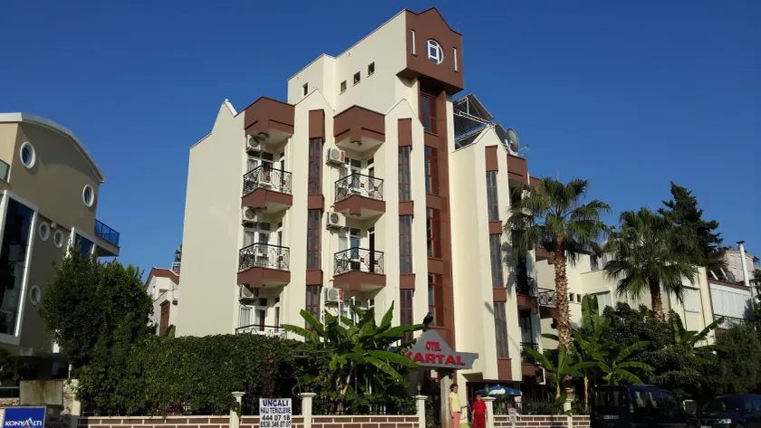 Kartal Hotel - Image 1