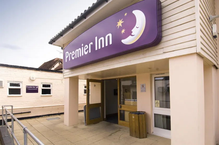 Premier Inn Bracknell - Twin Bridges - Image 1