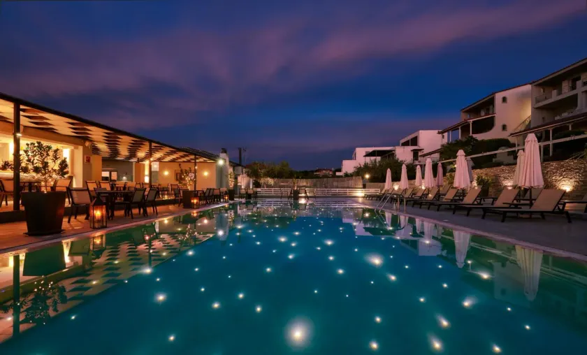 Altamar Hotel - Image 1