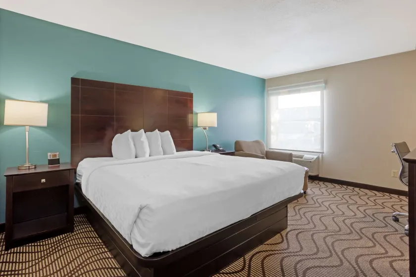 Best Western Plus Lonoke Hotel - Image 1