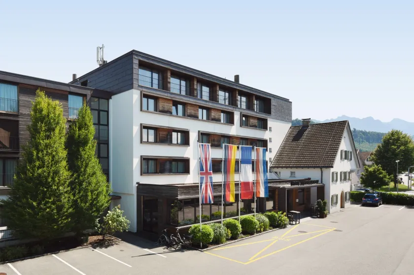 Hotel Weisses Kreuz - Image 1