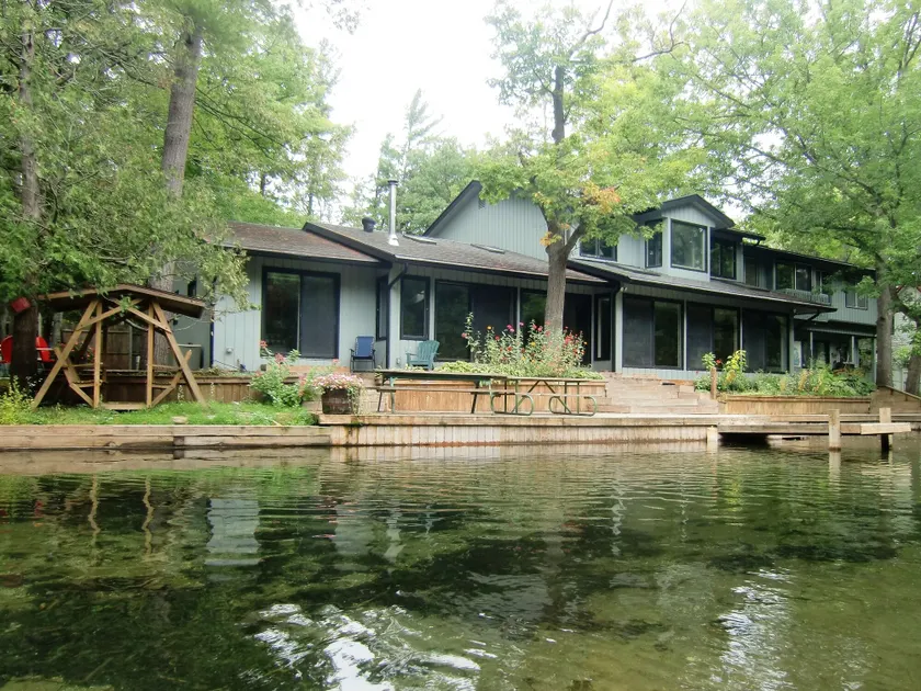 The Weaver House - Image 1