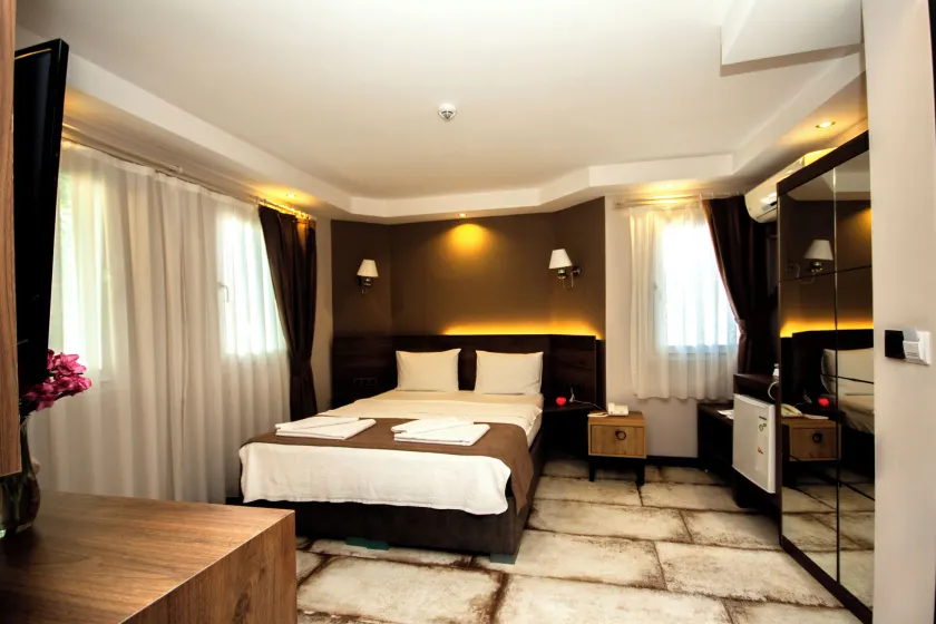 Anar Hotel - Image 1