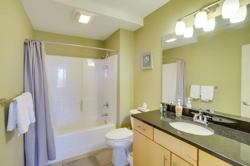 St Joseph Condo < 1 Mi to Beach & Downtown! - Intérieur