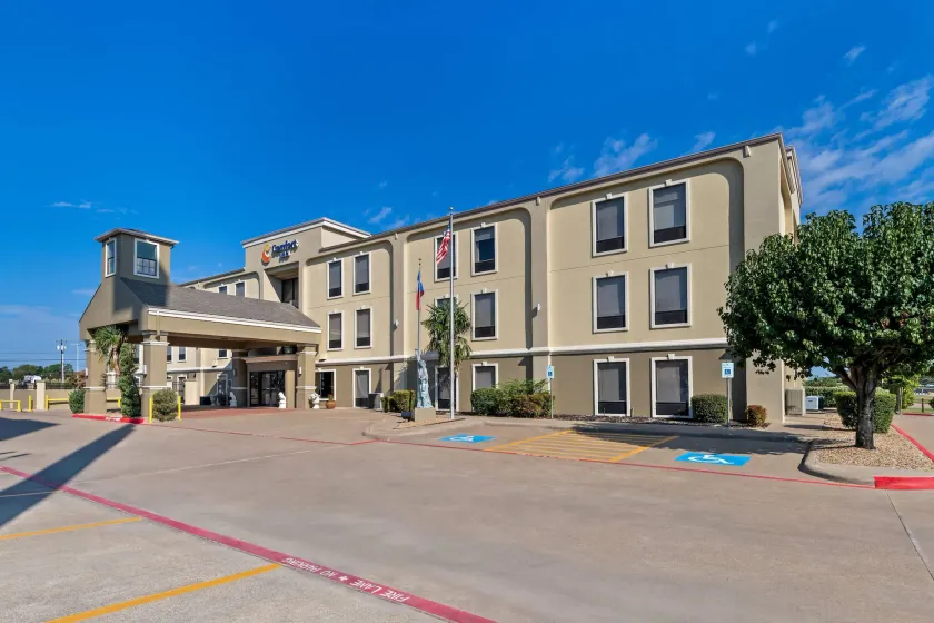 Comfort Inn Corsicana East - Image 1