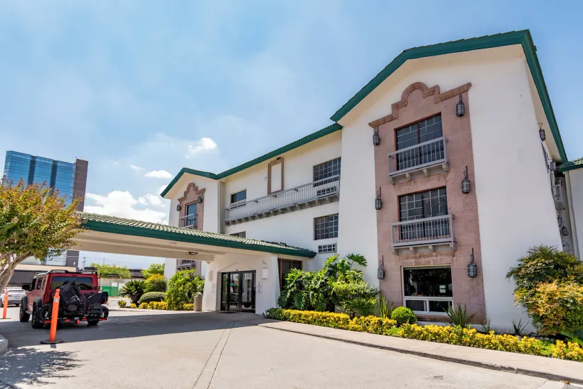 Quinta Dorada Hotel & Suites - Image 1