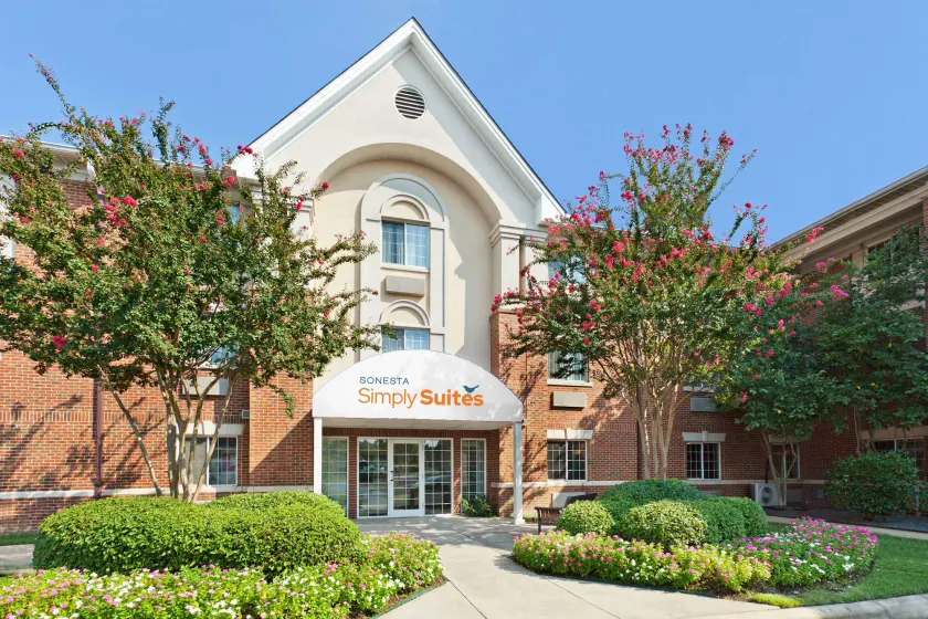 Sonesta Simply Suites Charlotte University - Image 1