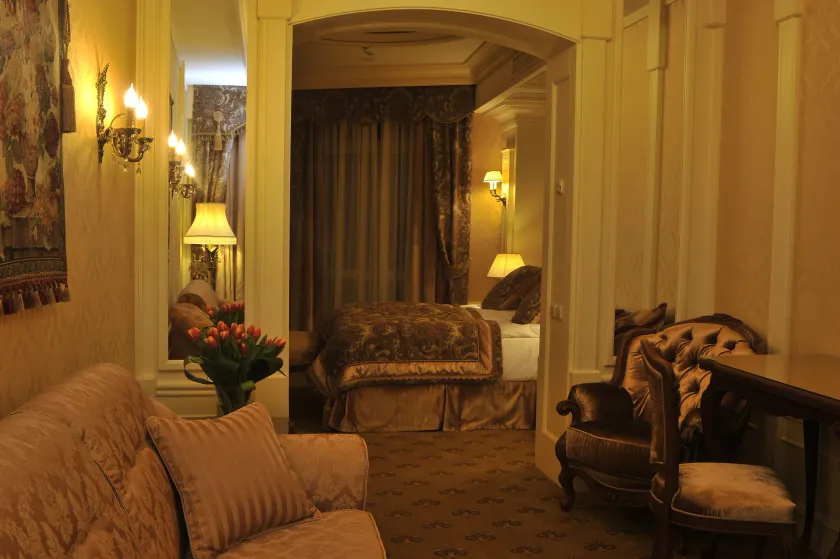 Nobilis Hotel - Image 1