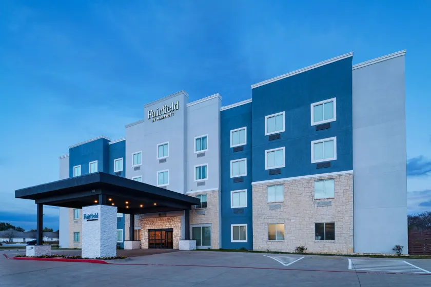Fairfield by Marriott Inn & Suites Hillsboro - Image 1