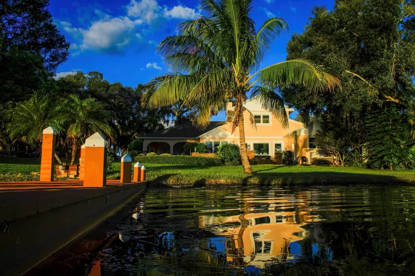 Lakefront Winter Haven Retreat: Hot Tub & Patio! - Image 1