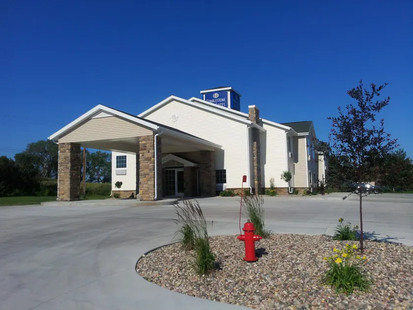 Cobblestone Inn & Suites - Hartington - Image 1