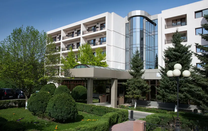 Hotel Dumbrava - Image 1