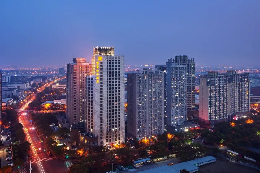 Regal Jinfeng Hotel - Image 1