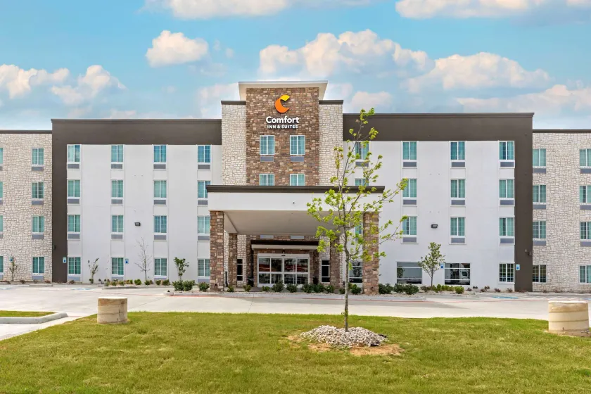 Comfort Inn & Suites Euless DFW West - Image 1
