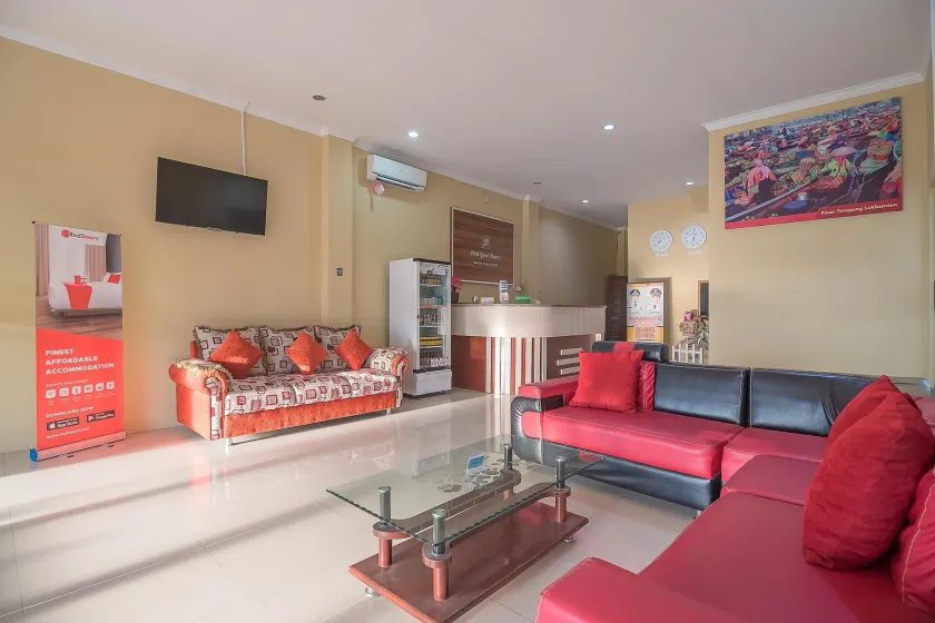 RedDoorz Plus near Syamsudin Noor Airport 3 - Image 1