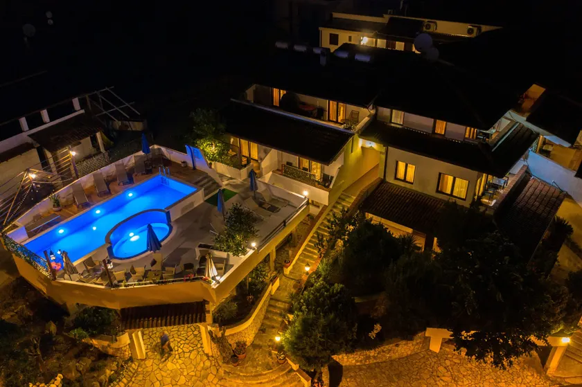 Bivalvia Apartments - Image 1