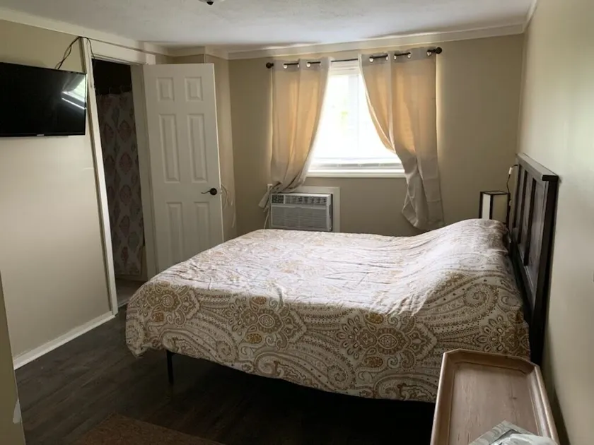Travelers Inn Hotel Jacksonville - Image 1