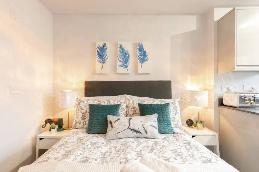 Room in Apartment - 12 Helena Luxury Serviced Apartment - Image 1