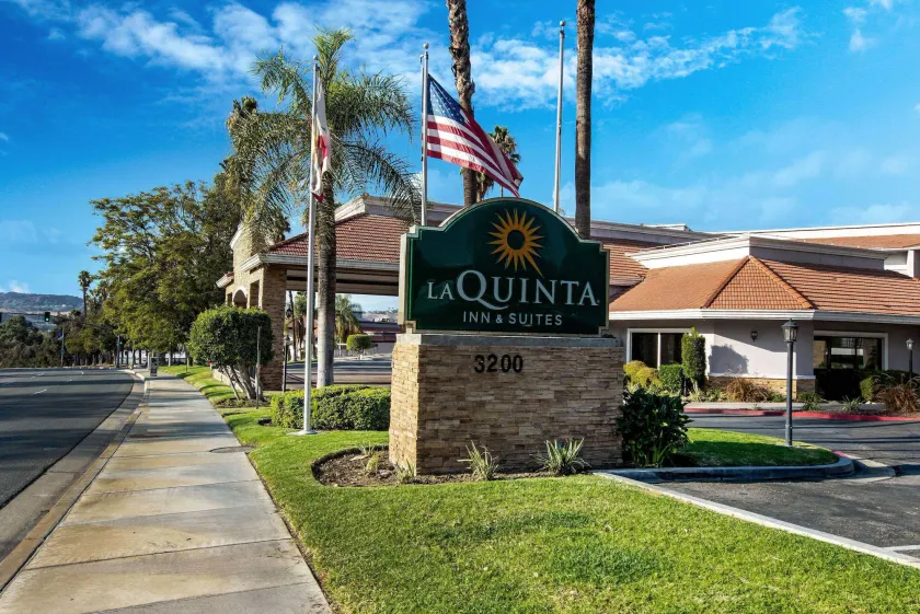 La Quinta by Wyndham Pomona - Image 1