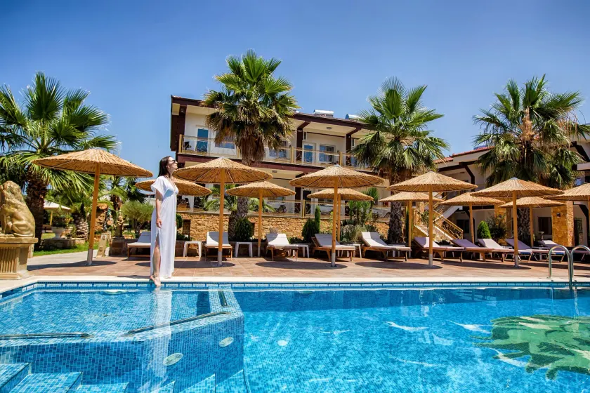 Greek Pride Ηotel and Apartments - Image 1