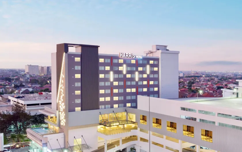 HARRIS Hotel & Conventions Bundaran Satelit Surabaya - Image 1