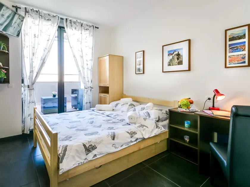 Hostel Moving - Image 1