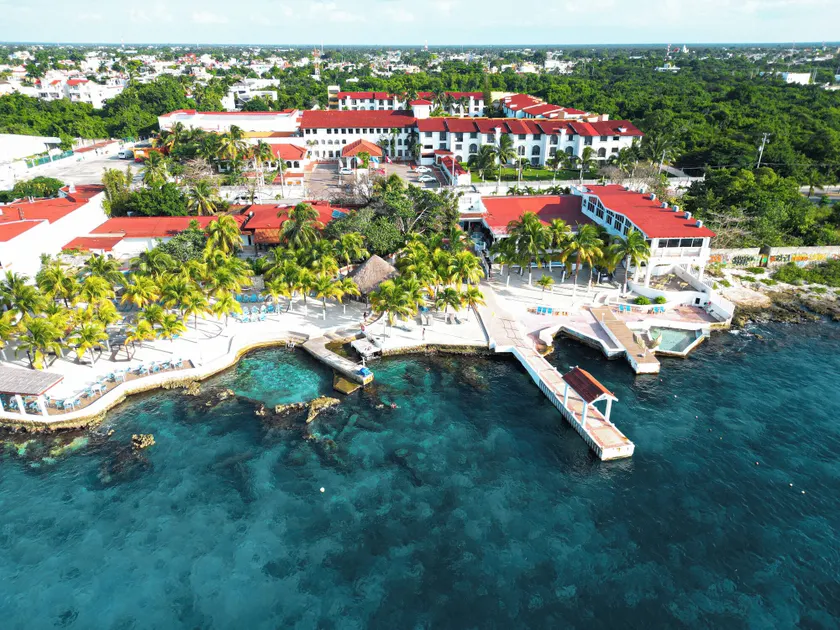 Cozumel Hotel & Resort - Image 1