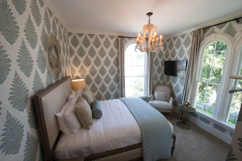 Serenity Inn Newport - Image 1
