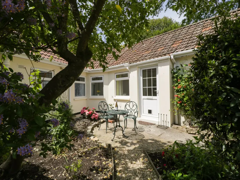 Long Batch Cottage - Image 1