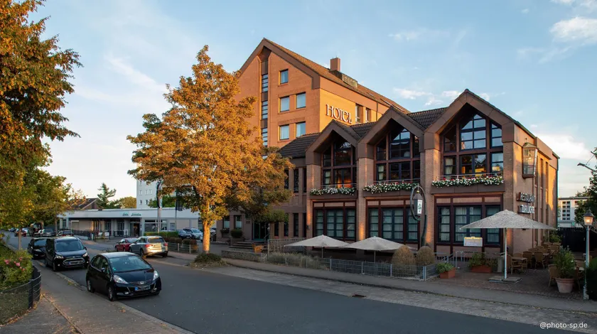 Leine Hotel - Image 1