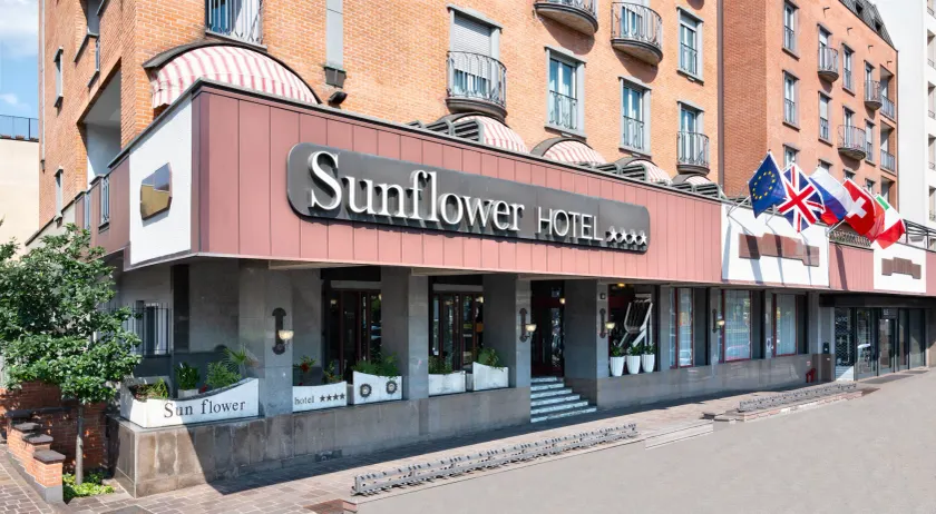 Hotel Sunflower - Image 1