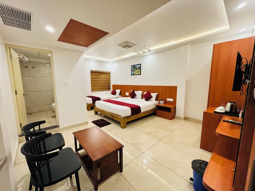 Hotel Starfinch Inn - Image 1