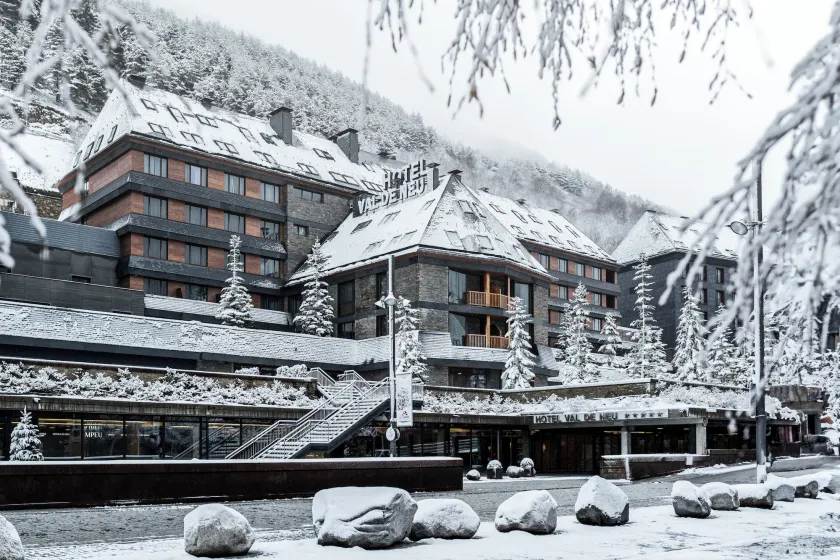 Hotel Val De Neu - Image 1