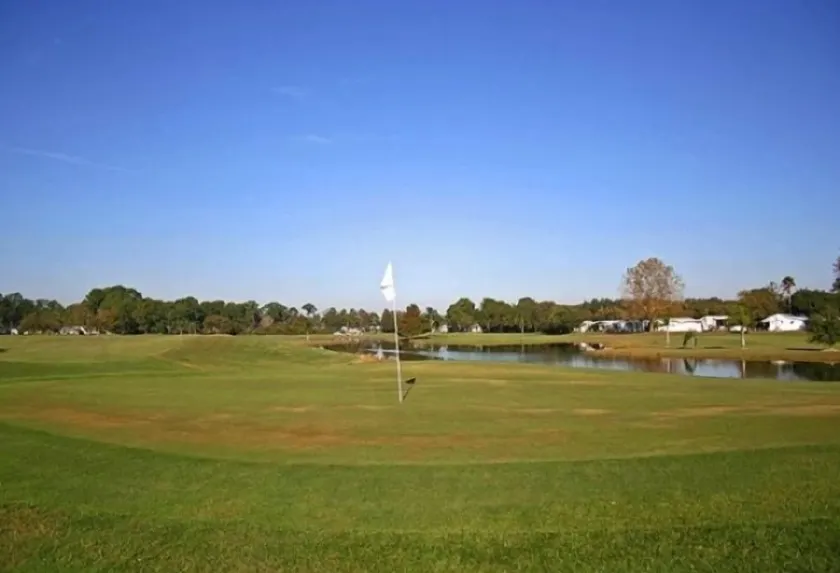 Clerbrook Golf & RV Resort - Caravan Park - Image 1