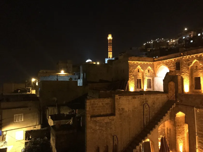 Kasr-i Abbas Hotel - Image 1
