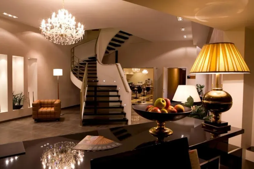 ROSS Hotel nähe Messe Stuttgart - Vestíbulo