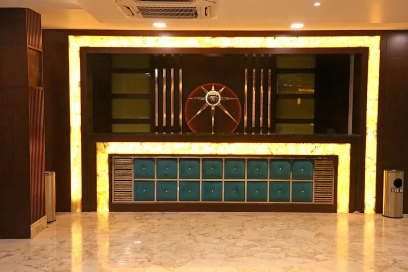 Hotel Varanasi Inn - Image 1