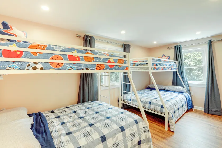 Pennington Home w/ Deck ~ 9 Mi to Princeton! - Interior