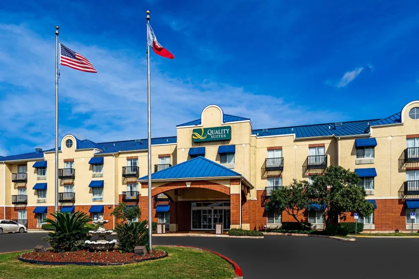 Quality Suites San Antonio Northeast - Image 1