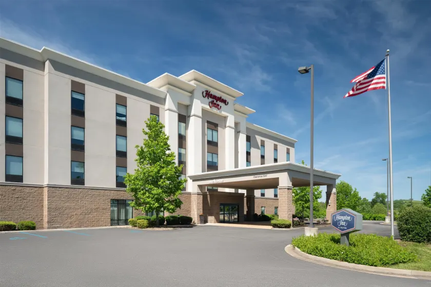 Hampton Inn Fairmont - Image 1