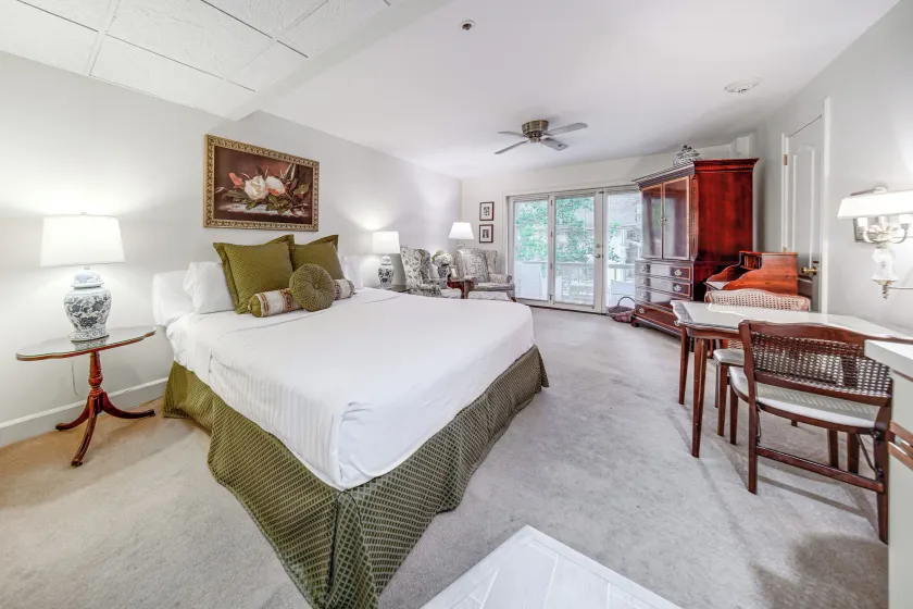 Experience Chautauqua! Newly Renovated Studio - Image 1