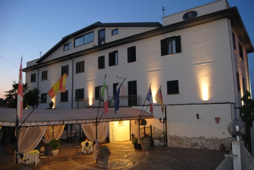 Hotel Nespolo D'Oro - Image 1